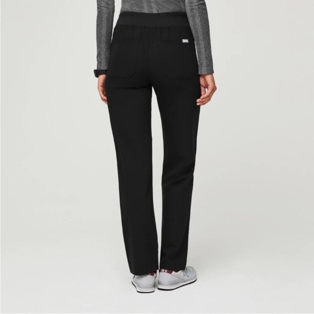 NWT FIGS • Livingston Basic Scrub Pant in Black Petite - Picture 2 of 10